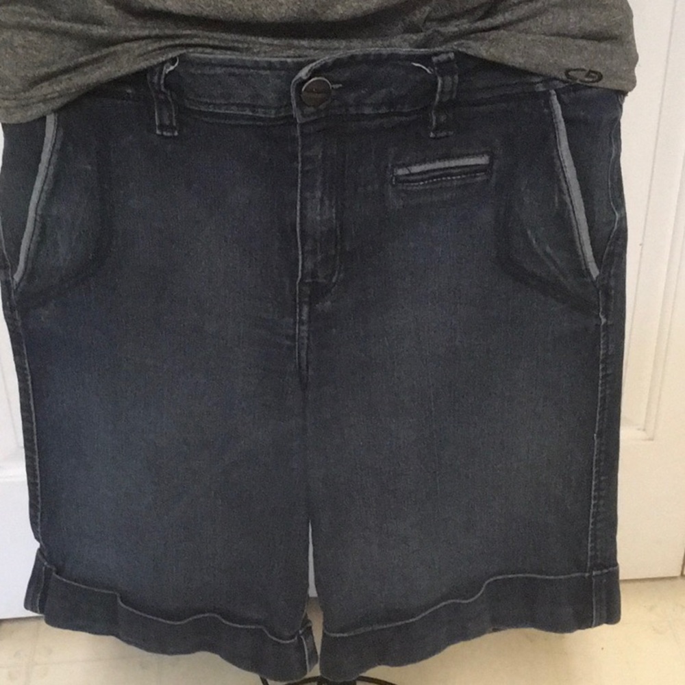Liz Claiborne stretch shorts size 10